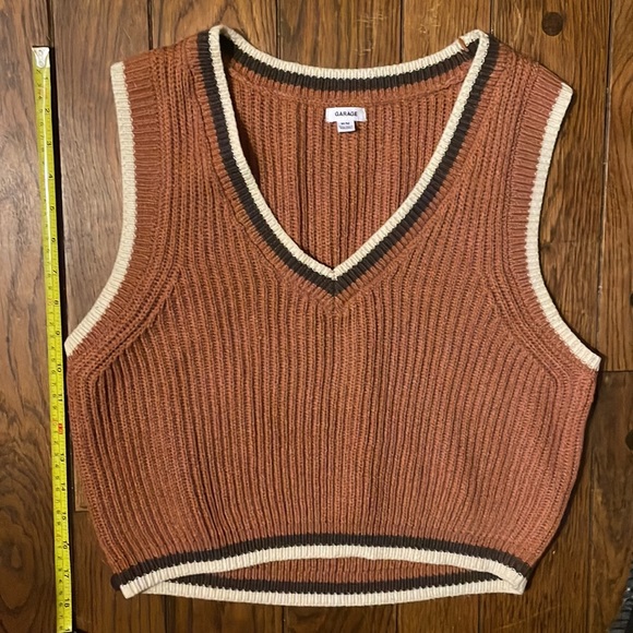 garage brown cropped sweater vest - Picture 3 of 5